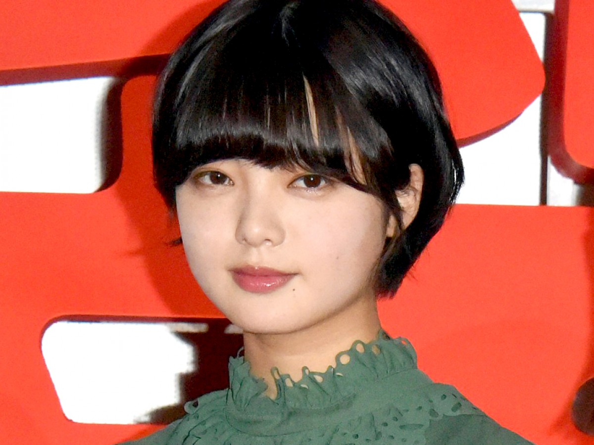 欅坂46・平手友梨奈の“船長ルック”に「かわいすぎ」の声