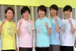 【写真】大野智デザイン、お揃いのチャリTシャツを着た嵐5人