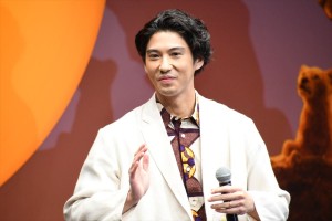 映画『ライオン・キング』プレミアム吹替版声優発表イベントに登場した賀来賢人