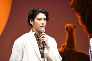 映画『ライオン・キング』プレミアム吹替版声優発表イベントに登場した賀来賢人