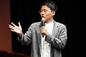 映画『ライオン・キング』プレミアム吹替版声優発表イベントに登場した亜生（ミキ）