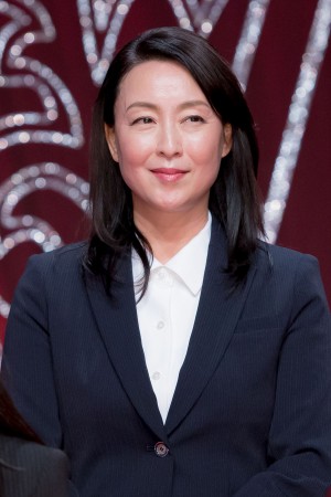 土曜ドラマ9『W県警の悲劇』記者会見に登場した床嶋佳子