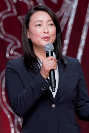 土曜ドラマ9『W県警の悲劇』記者会見に登場した床嶋佳子