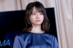 『五億円のじんせい』完成披露舞台挨拶に登場した山田杏奈