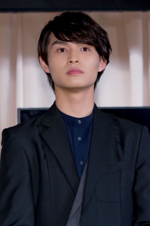 『五億円のじんせい』完成披露舞台挨拶に登場した兵頭功海