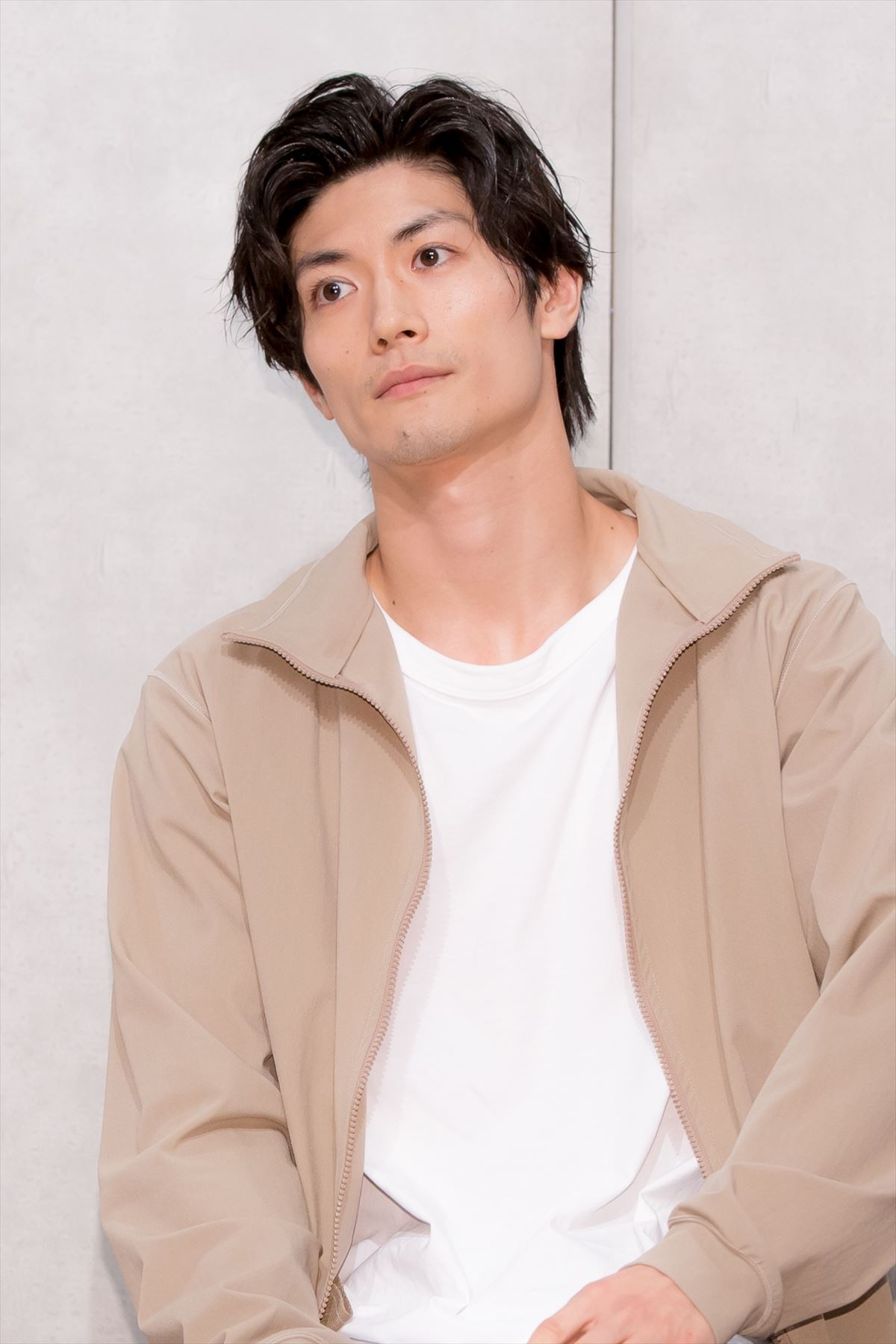三浦春馬＆比嘉愛未、娘役・稲垣来泉にメロメロ　待ち受けに設定も告白