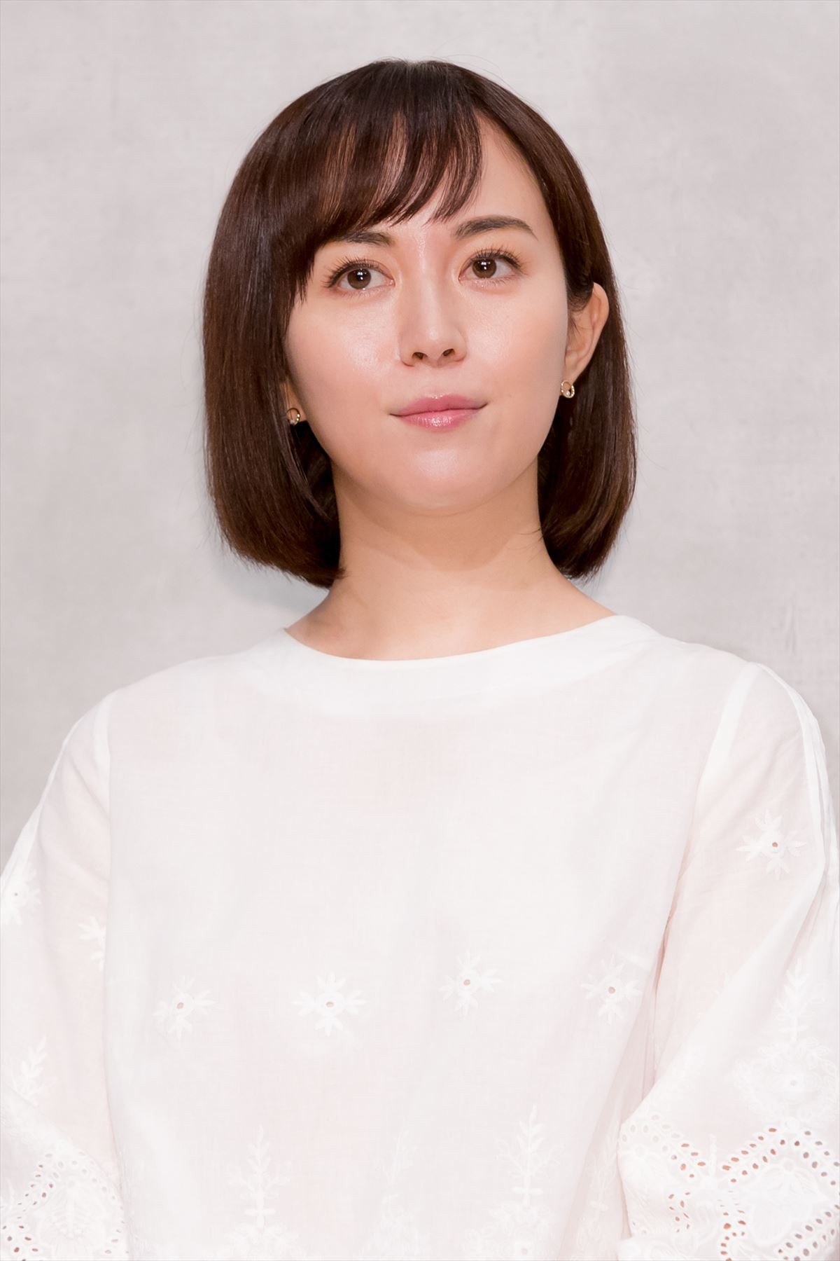 三浦春馬＆比嘉愛未、娘役・稲垣来泉にメロメロ　待ち受けに設定も告白