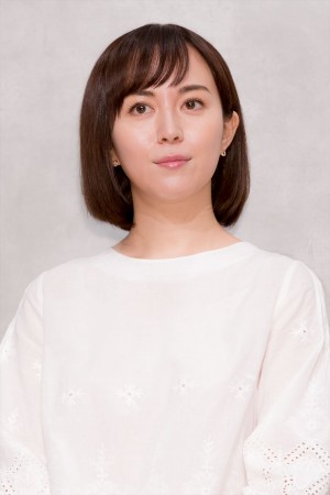 新火9ドラマ『TWO WEEKS』制作発表会見に登場した比嘉愛未