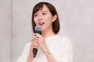 新火9ドラマ『TWO WEEKS』制作発表会見に登場した比嘉愛未