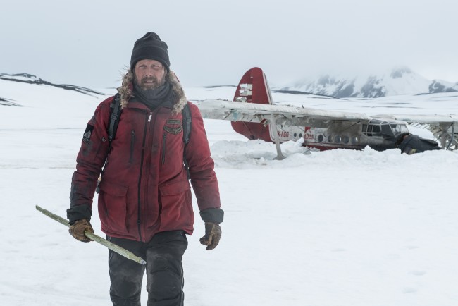 映画『残された者‐北の極地‐』メインビジュアル