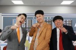 『YOUは何しに日本へ？　絆！友情！美人！夏本番でYOUのハートもア・チチ、ア・チ！2時間スペシャル～～！』に出演する小藪千豊とバナナマンの2人