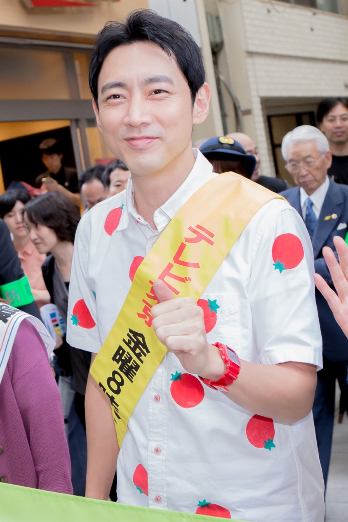 小泉孝太郎、駅前で演説風トーク　「進次郎ではありませんよ」