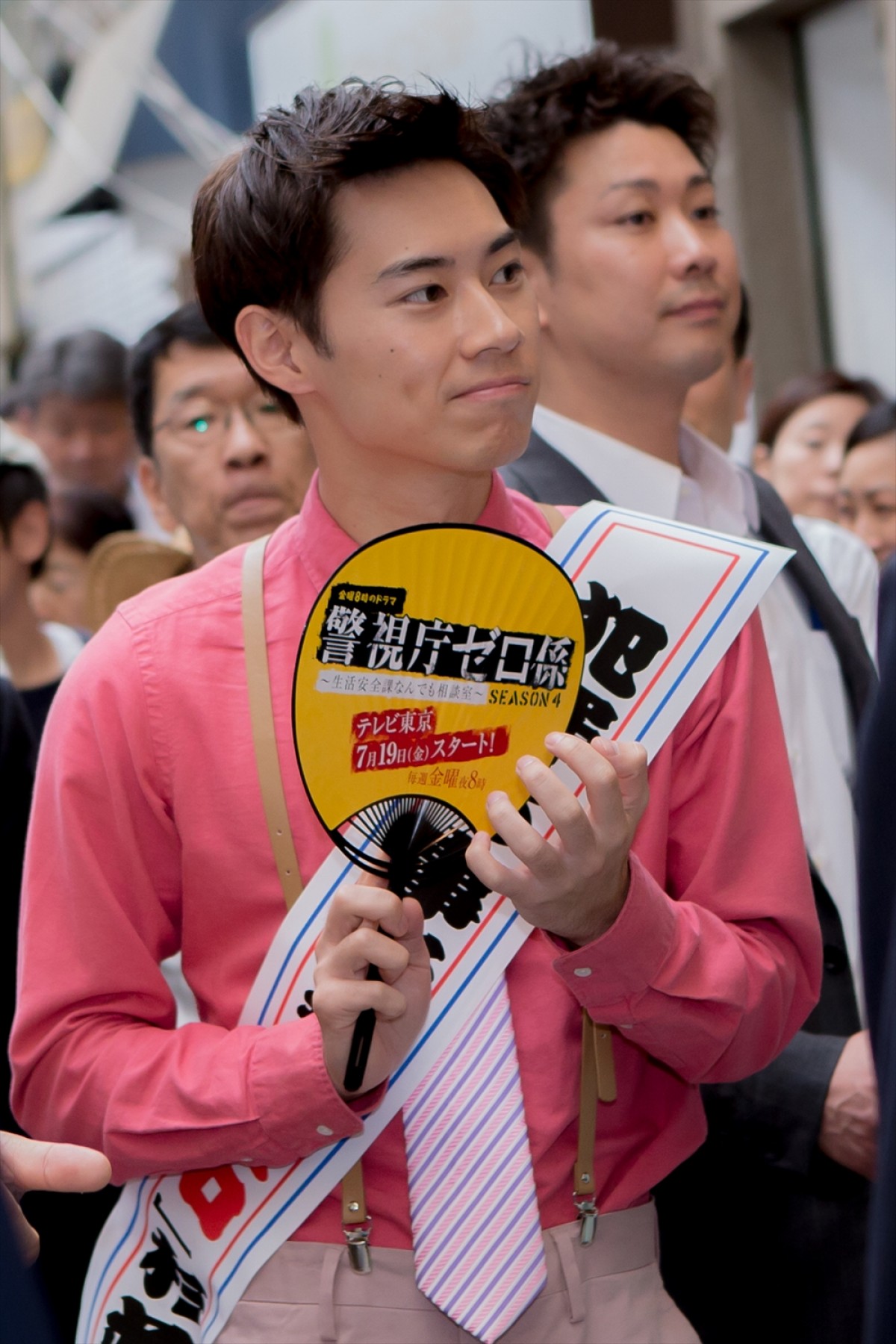 小泉孝太郎、駅前で演説風トーク　「進次郎ではありませんよ」