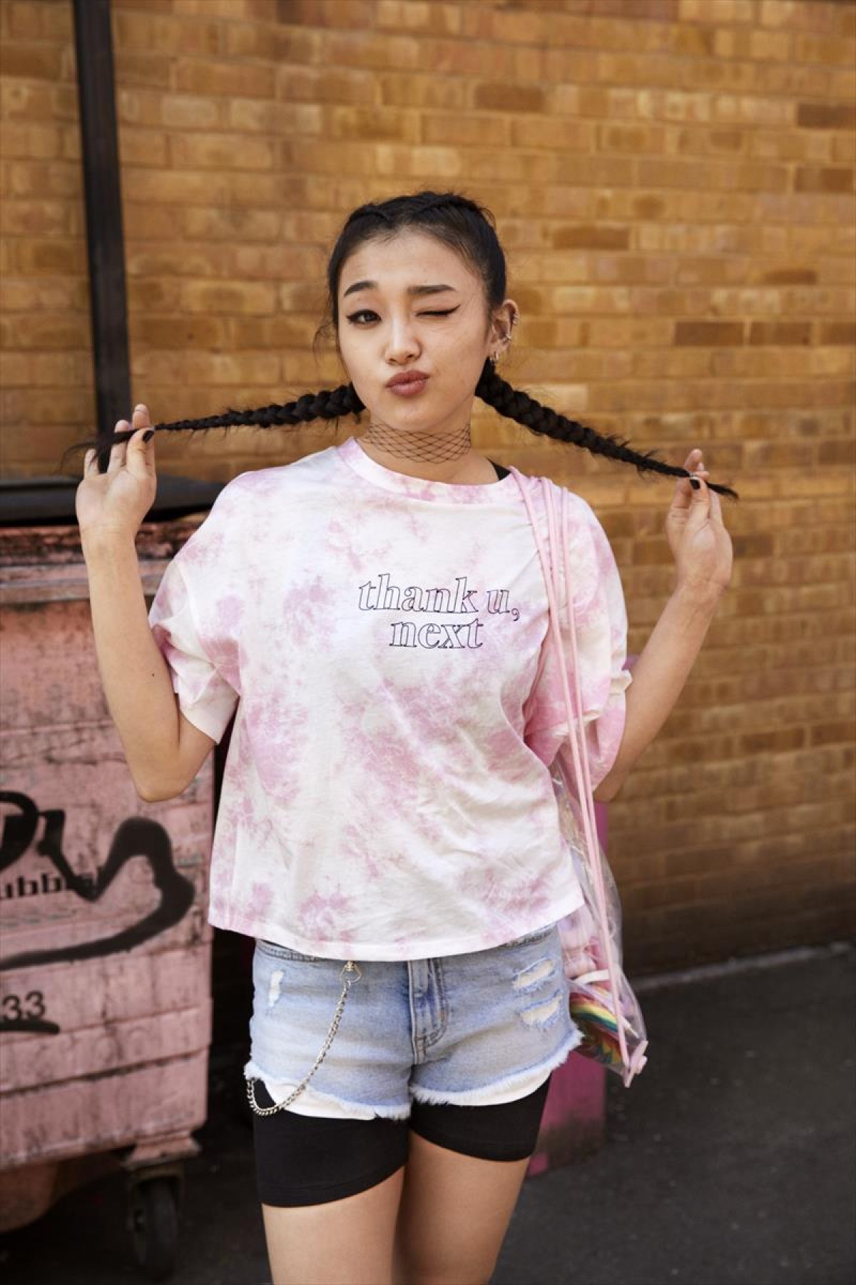 H＆M　アリアナ・グランデ