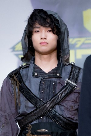 『仮面ライダーゼロワン』制作発表記者会見に登場した中川大輔