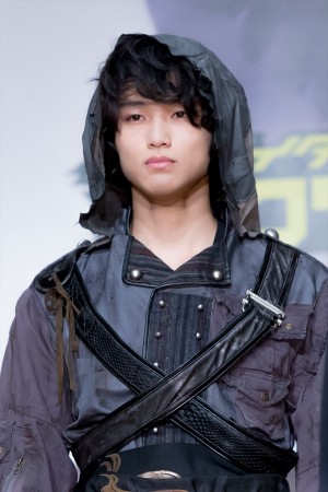 『仮面ライダーゼロワン』制作発表記者会見に登場した中川大輔