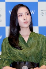 WOWOW『連続ドラマW そして、生きる』完成披露試写会・舞台挨拶に登場した知英