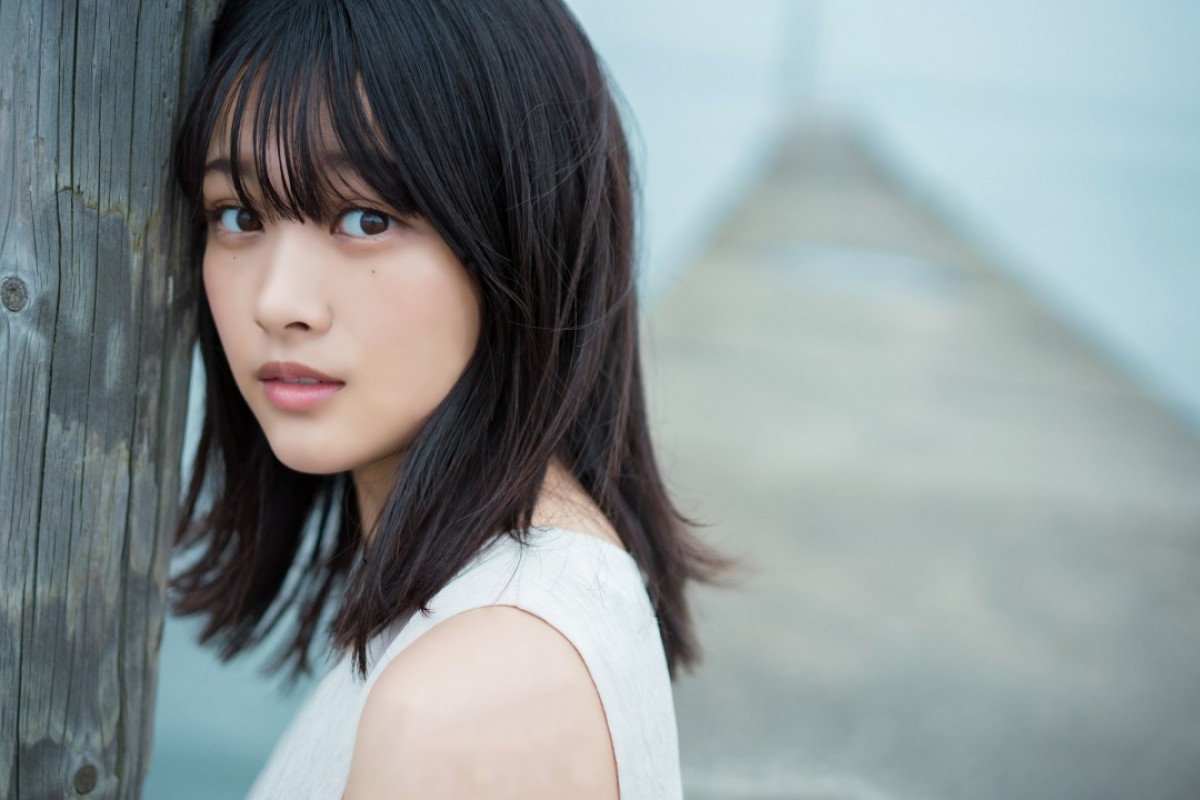 欅坂46・原田葵「緊張しちゃいました」 復帰後初グラビアでオトナの表情