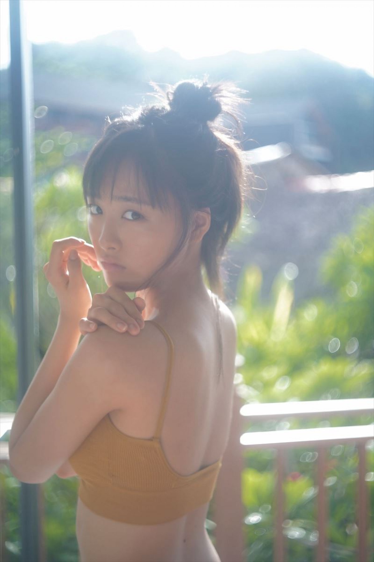 大友花恋、20歳の誕生日に3rd写真集発売　“オトナモード”全開の水着姿も