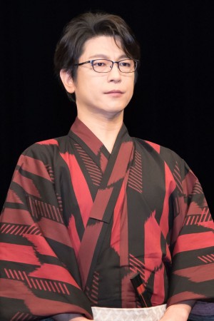 映画『引っ越し大名！』完成披露試写会に登場した及川光博