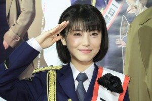 ドラマ『ピュア！ ～一日アイドル署長の事件簿～』記者会見に登場した浜辺美波