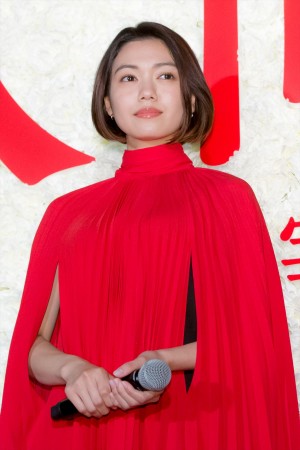 『人間失格 太宰治と3人の女たち』ジャパンプレミアに登場した二階堂ふみ