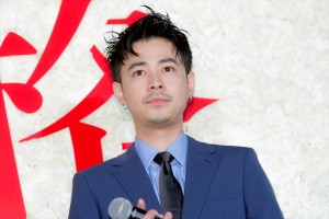 『人間失格 太宰治と3人の女たち』ジャパンプレミアに登場した成田凌