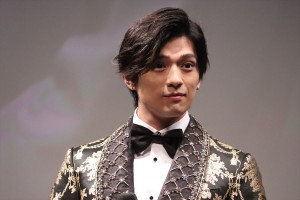 映画『二ノ国』ジャパンプレミアに登場した新田真剣佑