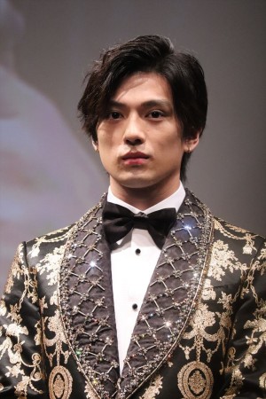 映画『二ノ国』ジャパンプレミアに登場した新田真剣佑