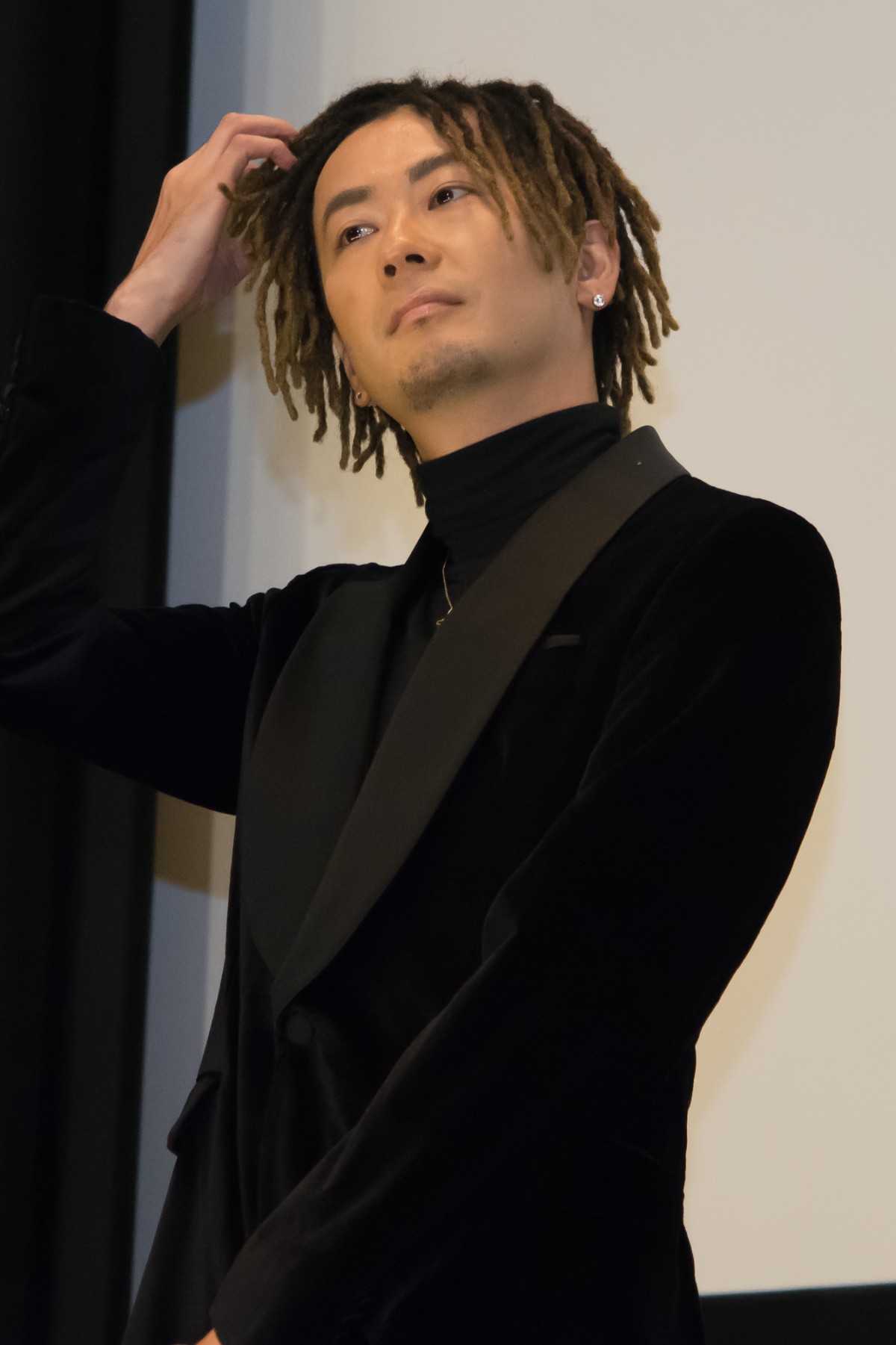  ISSA、仮面ライダー変身ポーズを生披露「また涙してしまいました」