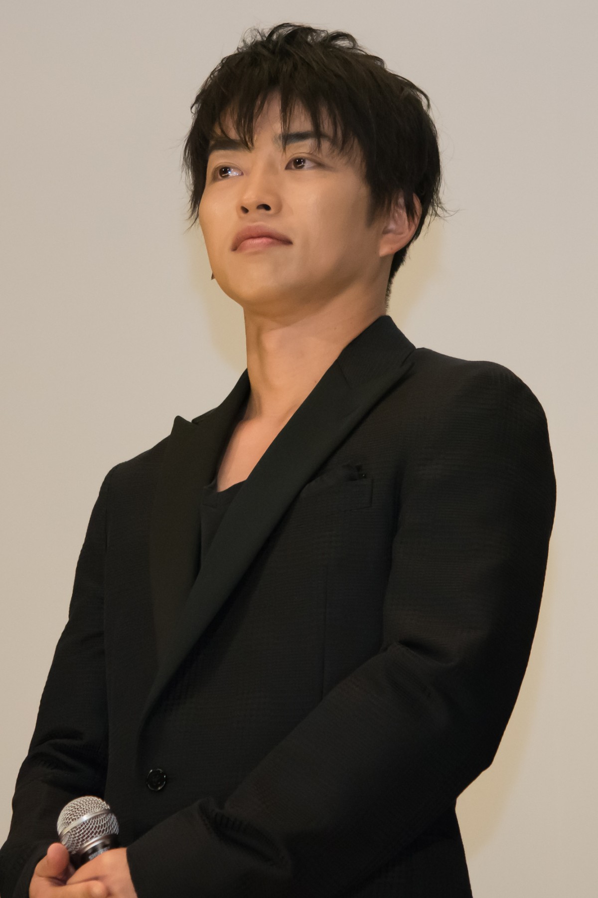  ISSA、仮面ライダー変身ポーズを生披露「また涙してしまいました」