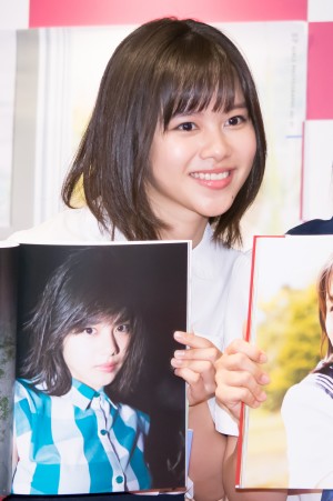 松風理咲、ファースト写真集発売記念会見に登場