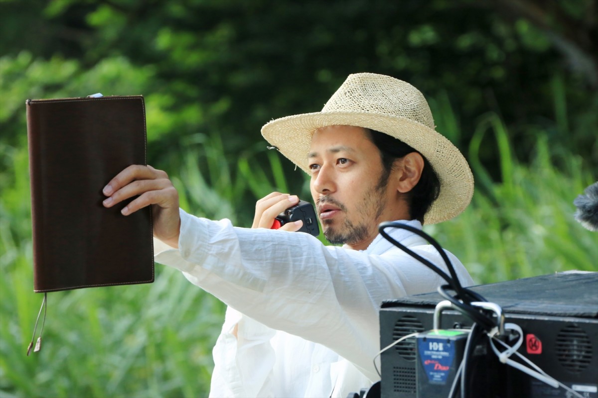 オダギリジョー監督×C・ドイル撮影『ある船頭の話』、場面写真＆メイキング一挙解禁