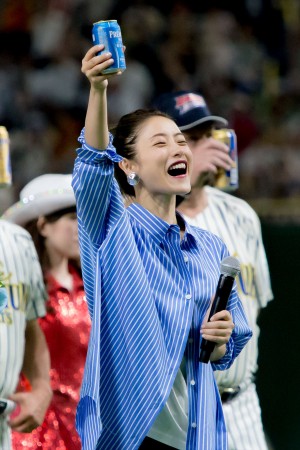 「サントリー ドリームマッチ 2019」始球式に登場した石原さとみ
