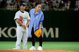 「サントリー ドリームマッチ 2019」始球式に登場した石原さとみ