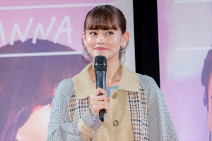 『CAST：』完成披露試写会＆新ブランド発表会に登場したemma