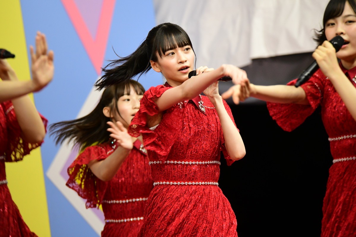 乃木坂46・4期生、「TIF2019」で全力パフォーマンス！ 遠藤さくらは眼帯姿で登場