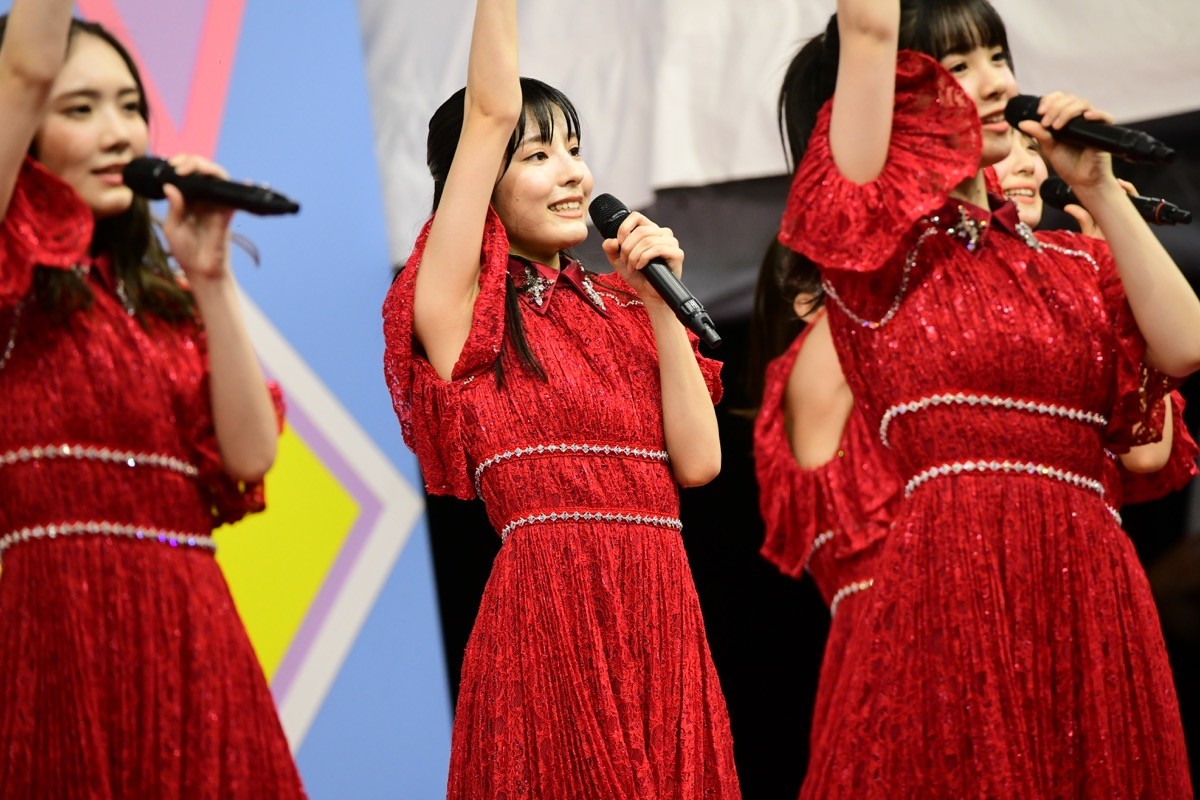 乃木坂46・4期生、「TIF2019」で全力パフォーマンス！ 遠藤さくらは眼帯姿で登場