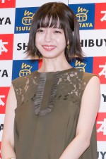 市川美織1st写真集『PRIVATE』お渡し会の模様