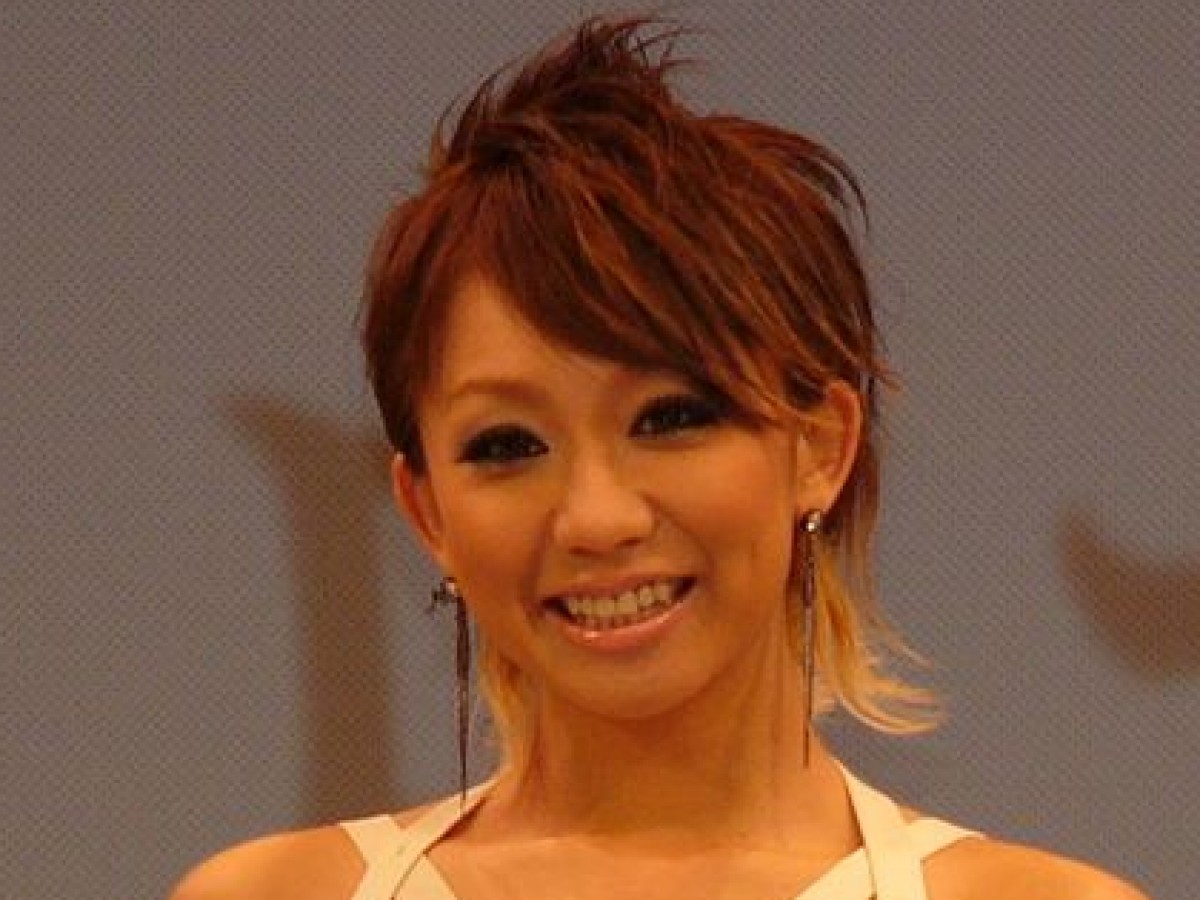 倖田來未、ド派手衣装のMVオフショットにファン熱狂「めっちゃカッコイイ」