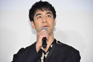 映画『影に抱かれて眠れ』完成披露上映会に登場したカトウシンスケ