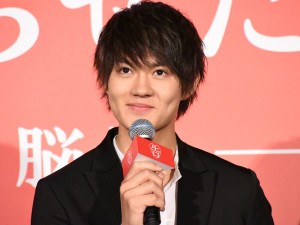 『かぐや様は告らせたい ～天才たちの恋愛頭脳戦～』完成披露舞台挨拶に登場した佐野勇斗