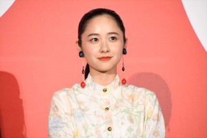 『かぐや様は告らせたい ～天才たちの恋愛頭脳戦～』完成披露舞台挨拶に登場した堀田真由