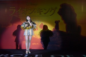 映画『ライオン・キング』プレミアム吹替版スペシャル上映会で劇中歌「サークル・オブ・ライフ」を熱唱したRIRI