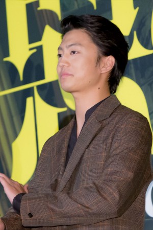 映画『惡の華』完成披露舞台挨拶に登場した伊藤健太郎