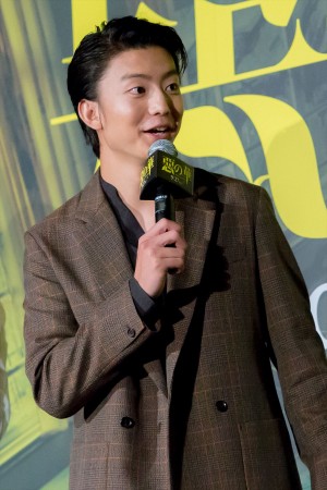 映画『惡の華』完成披露舞台挨拶に登場した伊藤健太郎