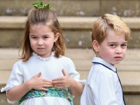 ボートに乗って海を楽しんだというシャーロット王女とジョージ王子