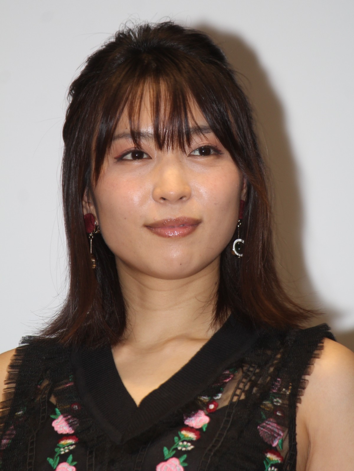 新川優愛、一般男性と結婚　2019年に“一般男性”と結婚した女性芸能人は？