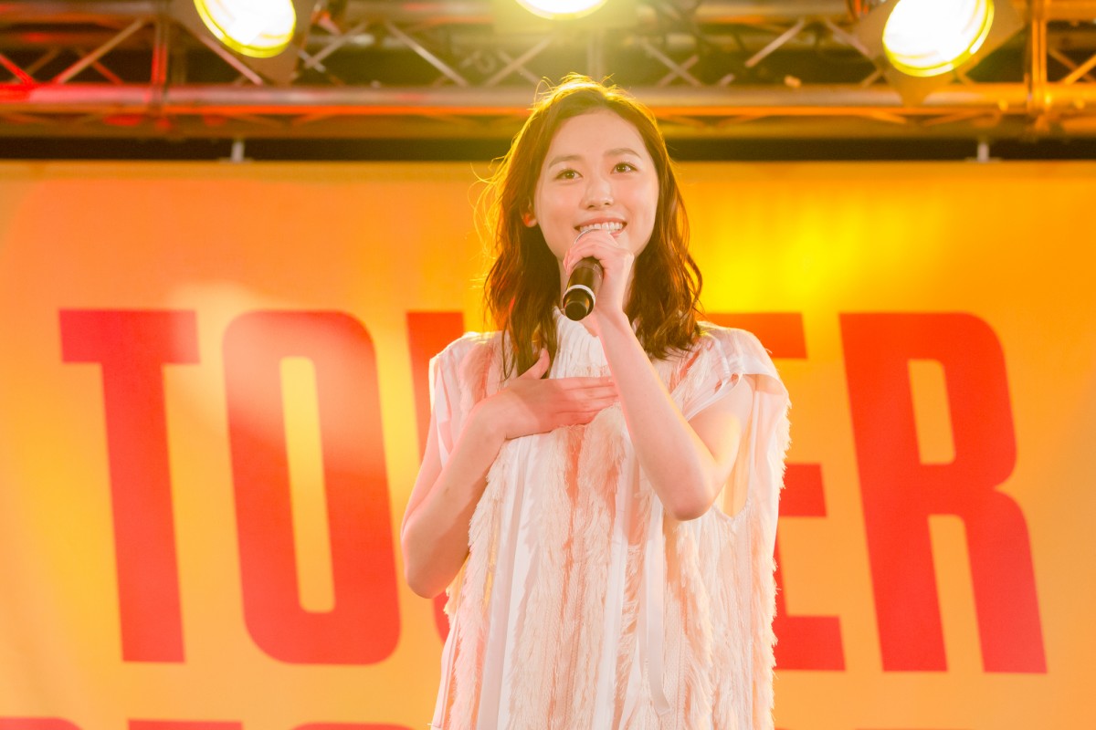 福原遥、CDデビュー記念ライブでファン熱狂　キュートな振り付けも披露