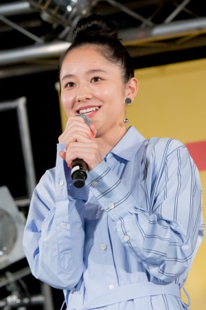 福原遥のデビューのお祝いに駆けつけた堀田真由